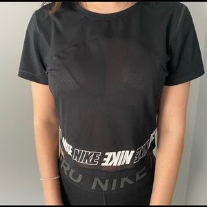 Nike Crop Top